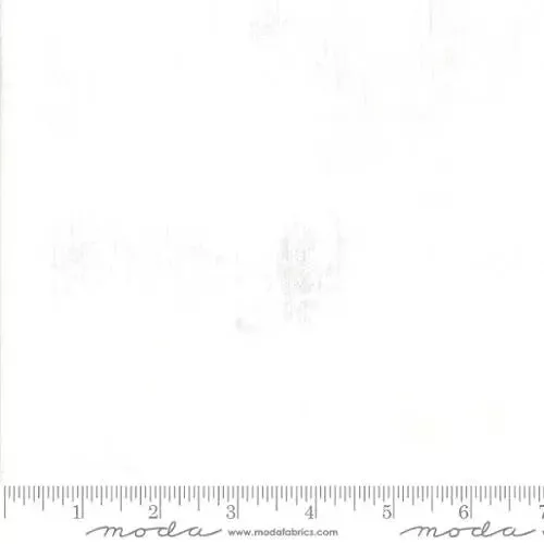 541 White Soft Clear Water Moda Grunge - Fat Quarter