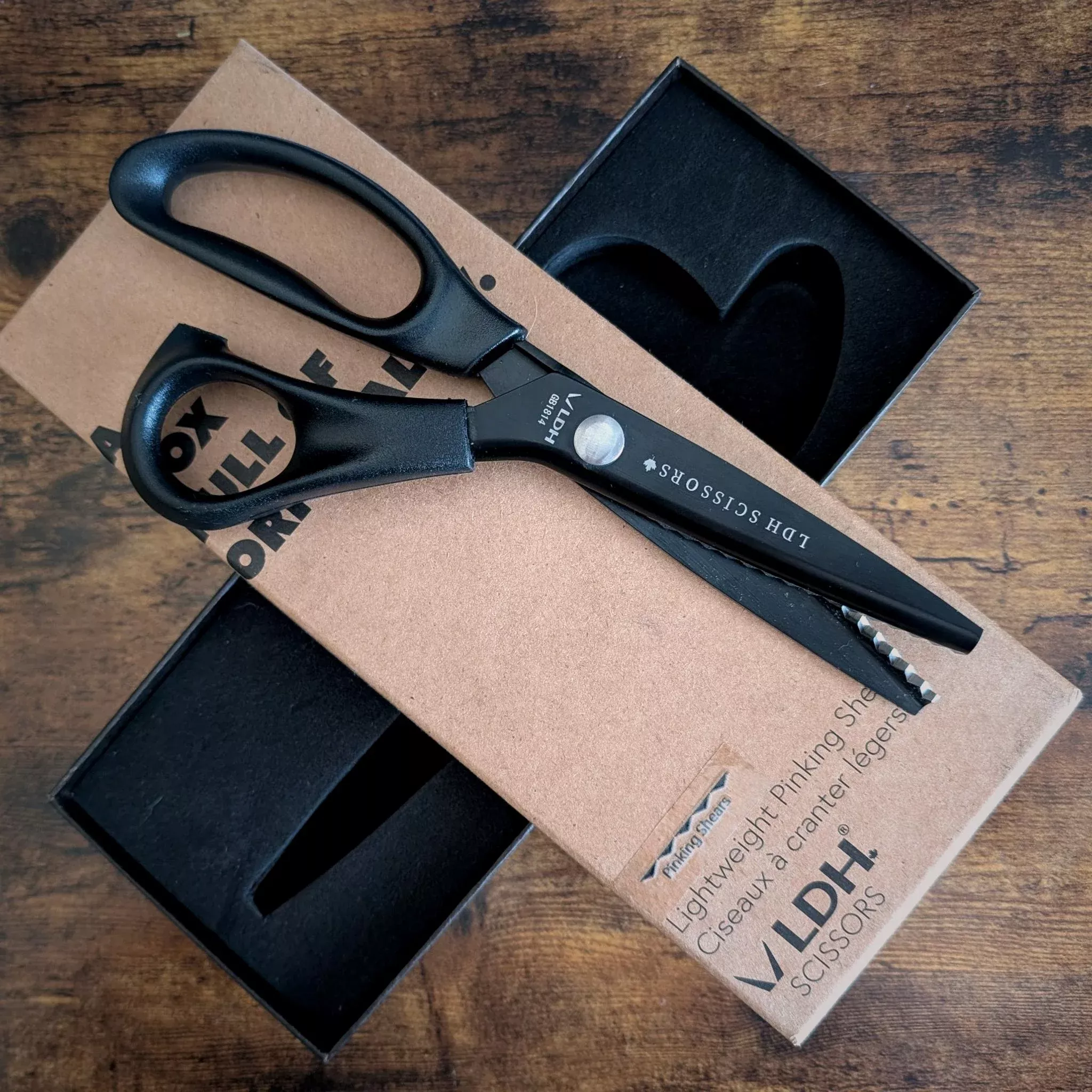 Midnight Edition Lightweight Pinking Shears